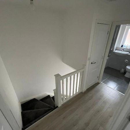 Modern Room With Huge Bed - Walk To City Centre! Manchester Esterno foto