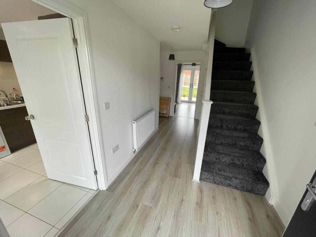 Modern Room With Huge Bed - Walk To City Centre! Manchester Esterno foto