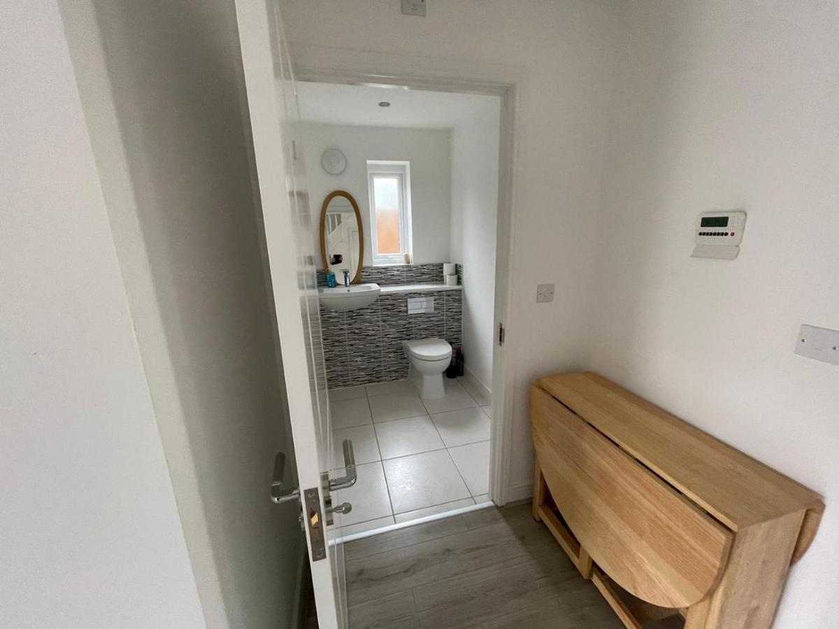 Modern Room With Huge Bed - Walk To City Centre! Manchester Esterno foto